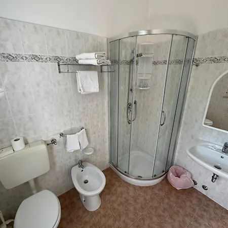 Fiorenza ホテル 2*