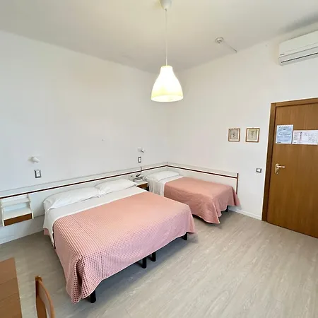 Fiorenza ホテル 2*