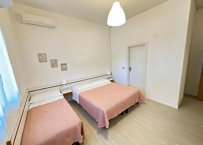 Fiorenza فندق ميلانو ماريتيما